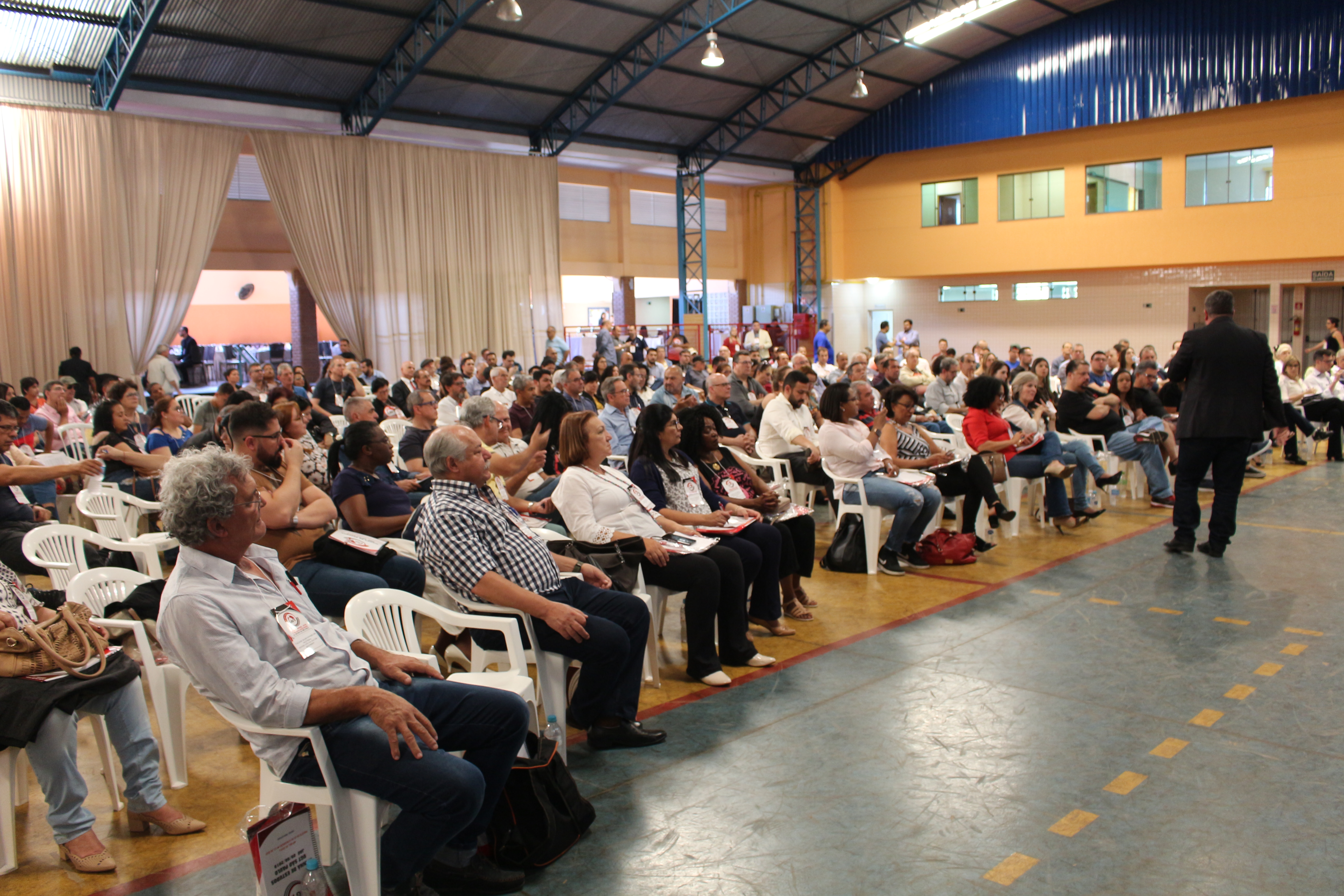 Trabalhadores e sindicatos são alvos de medidas criadas para acabarem com direitos e enfraquecer as lutas, diz desembargador em encontro da UGT-SP em Jaú onde se discutiu a MP da "liberdade econômica"